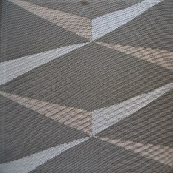 TRIANGOLO GRIGIO